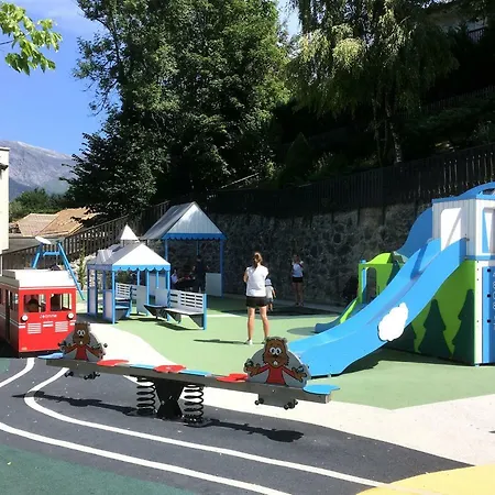 Les Jardins Alpins - *